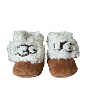 UGG Boots ~ baby toddler genuine Shearling Crib shoes Booties size 0/1